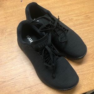 NoBull Trainer+, Womens 11, worn once inside to try on